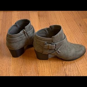 Brown super cute booties